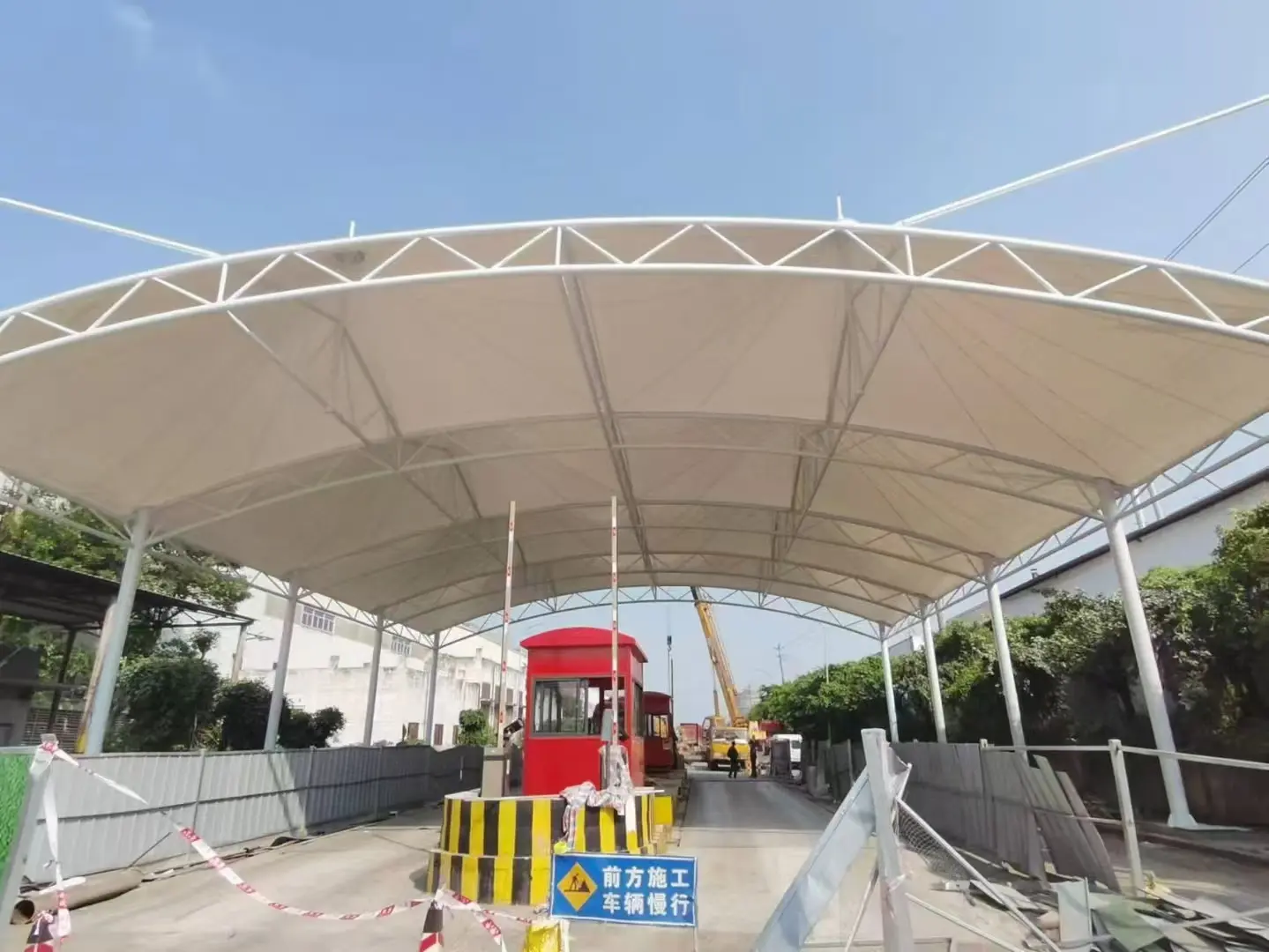 【贵州榕江雨棚】怎么选择【源头工厂】:解决雨棚建造盲目选择的选型标准